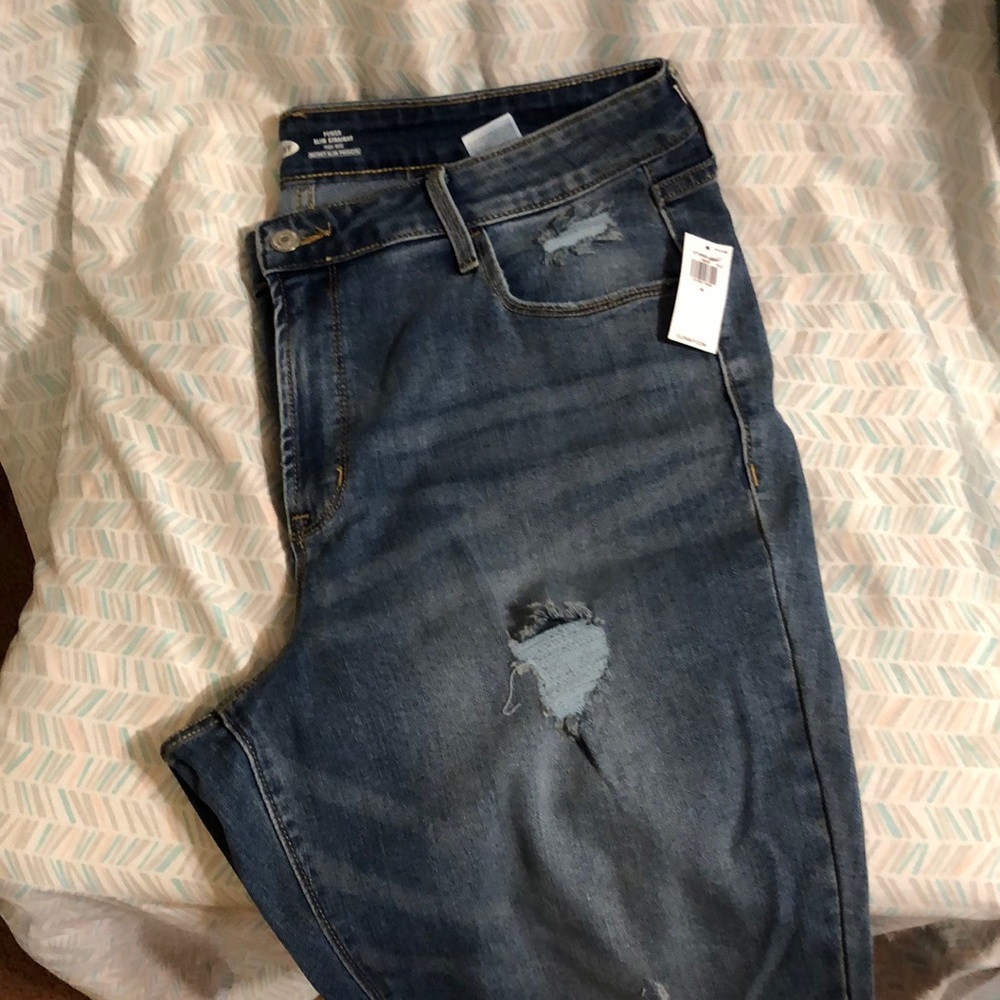 Old Navy sz:16 high rise jeans. BNWT.